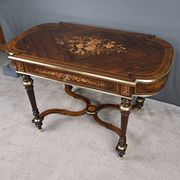 Middle table in rosewood veneer, Napoléon III period – 2nd half of the 19th century.