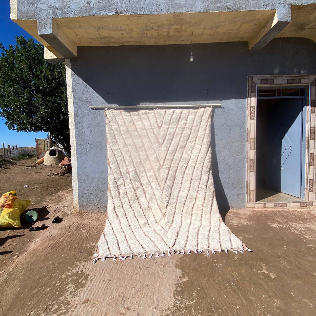 Handmade White Moroccan Wool Rug – Authentic Berber Craftsmanship & Timeless