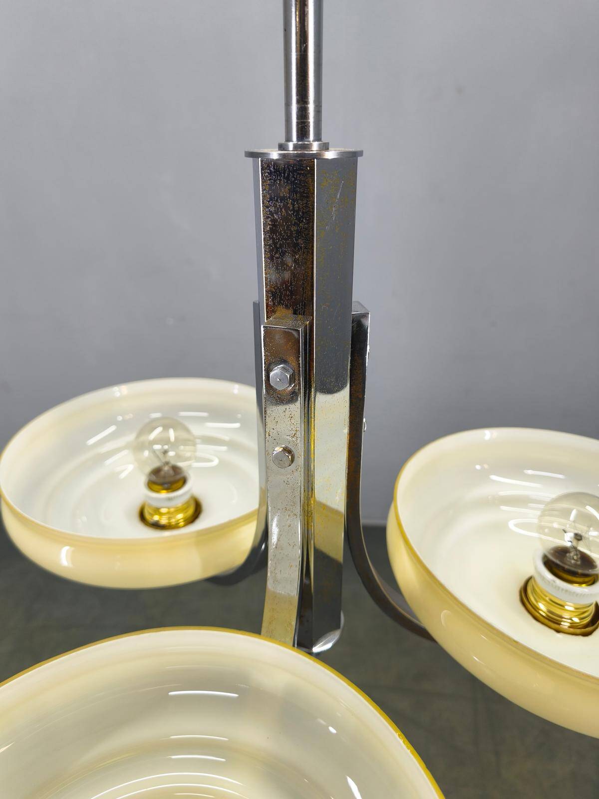 Chandelier Art Déco avec abat-jours en verre champagne, Tchécoslovaquie années 1930