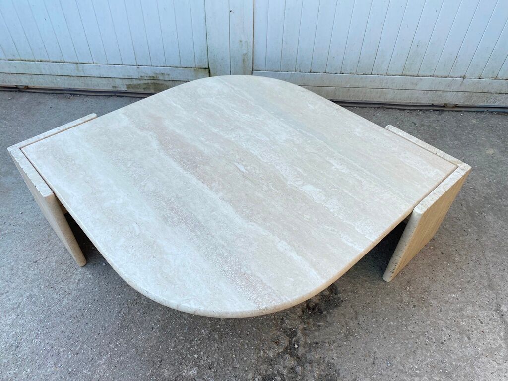 Large marble travertine coffee table in the shape of an eye from Roche Bobois vintage 70s
