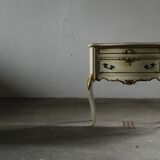 Vintage pair of 20th century Venetian Baroque style nightstands in painted wood