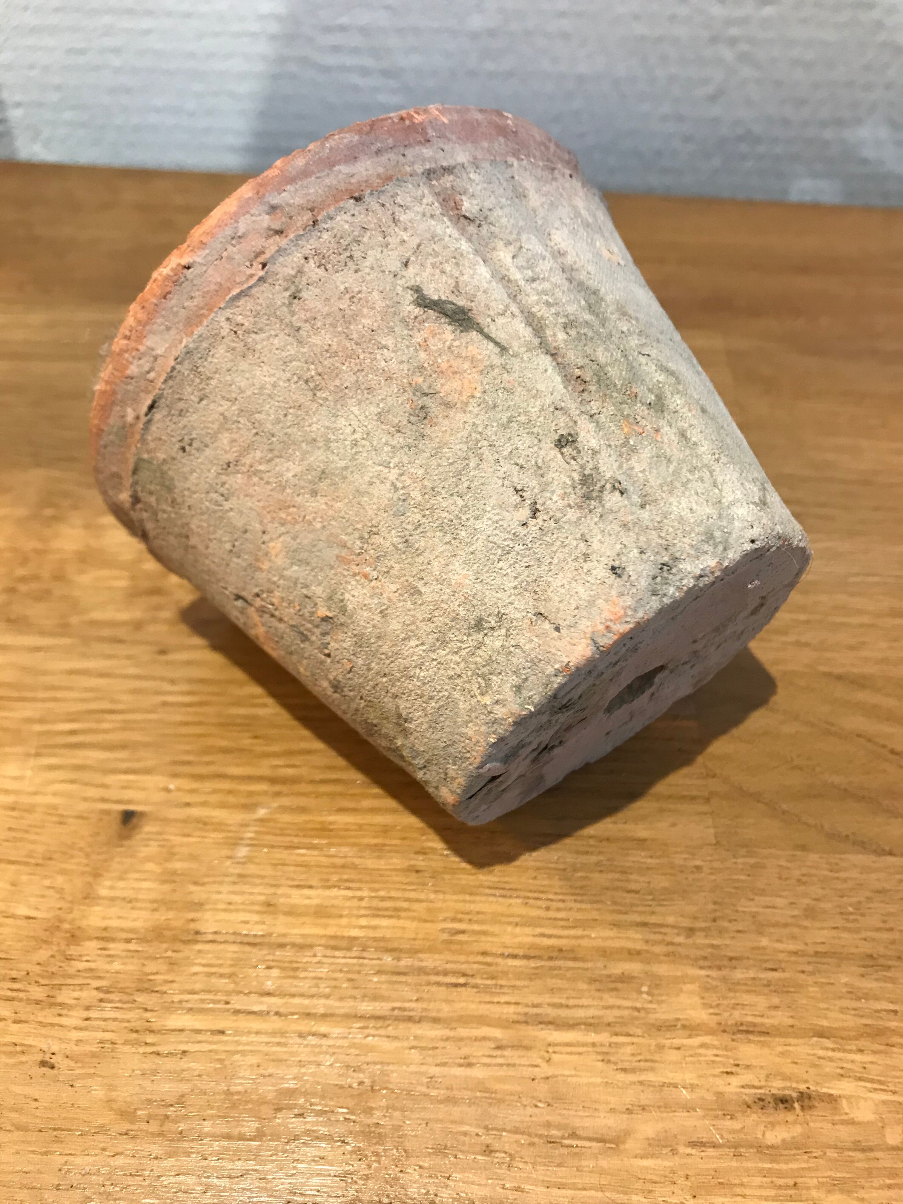 Pot cover in ancient earth