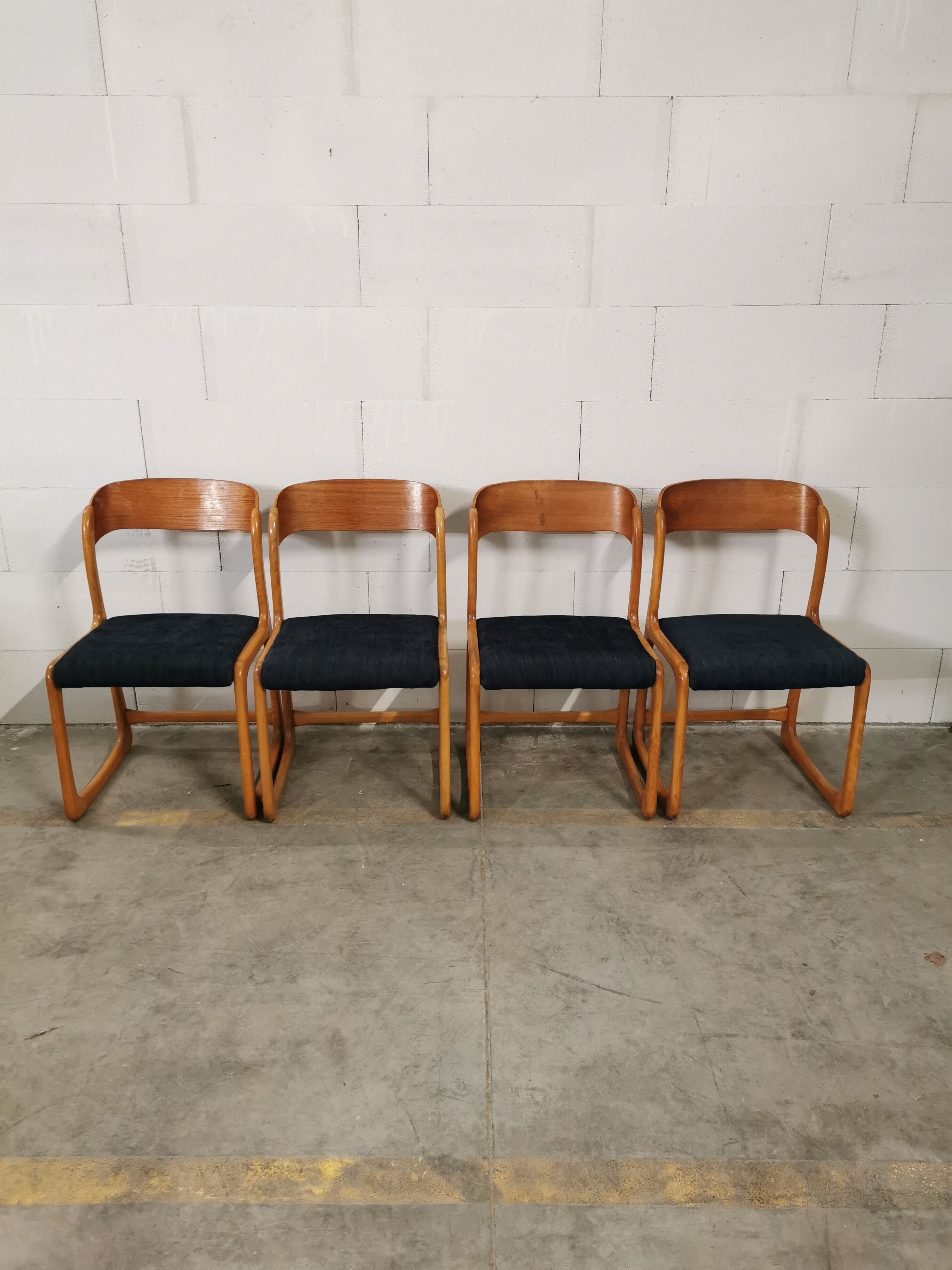 Lot de 4 chaises Baumann Traineau retapissées