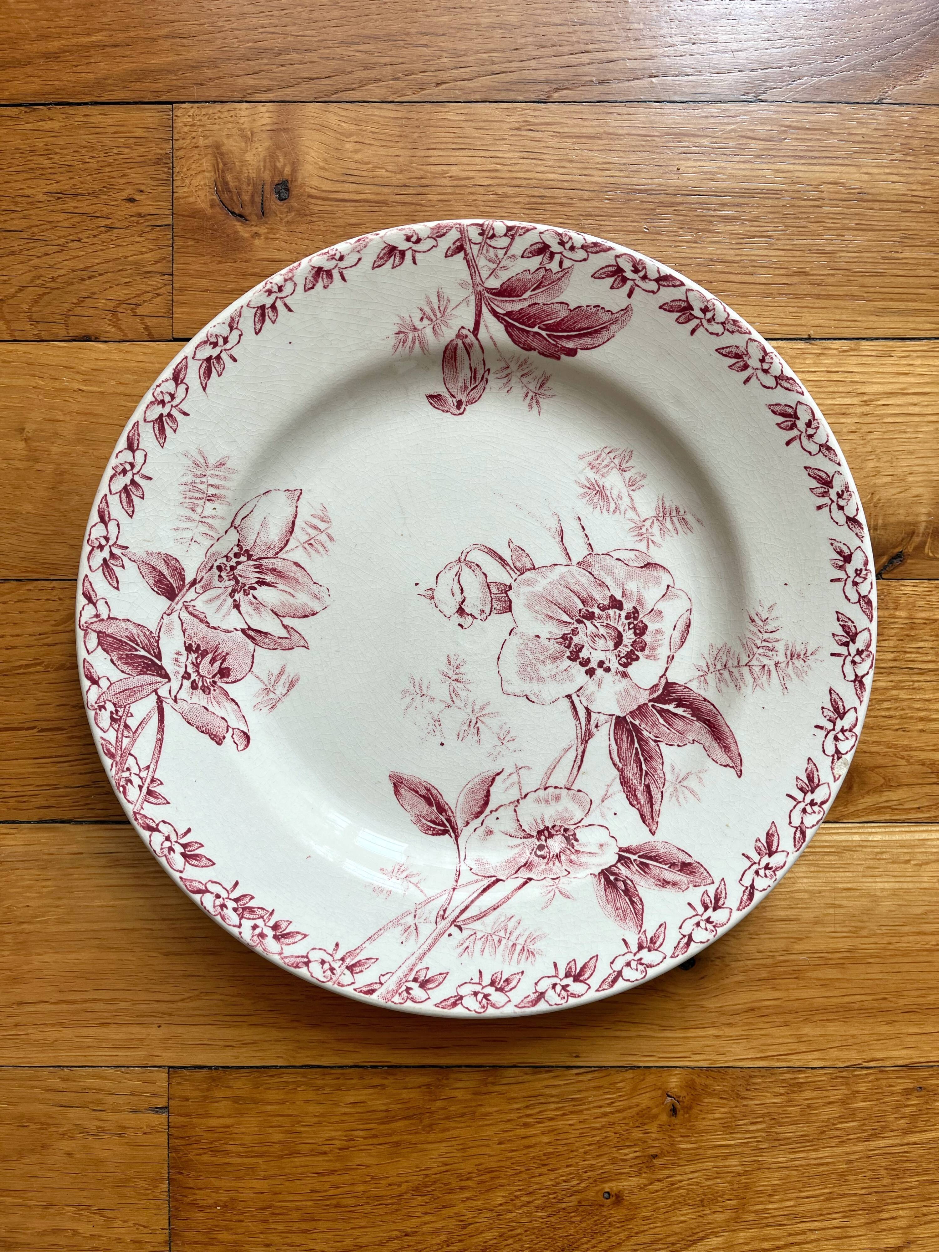 4 flat plates in iron earth Rose de Noël, Opaque de Gien
