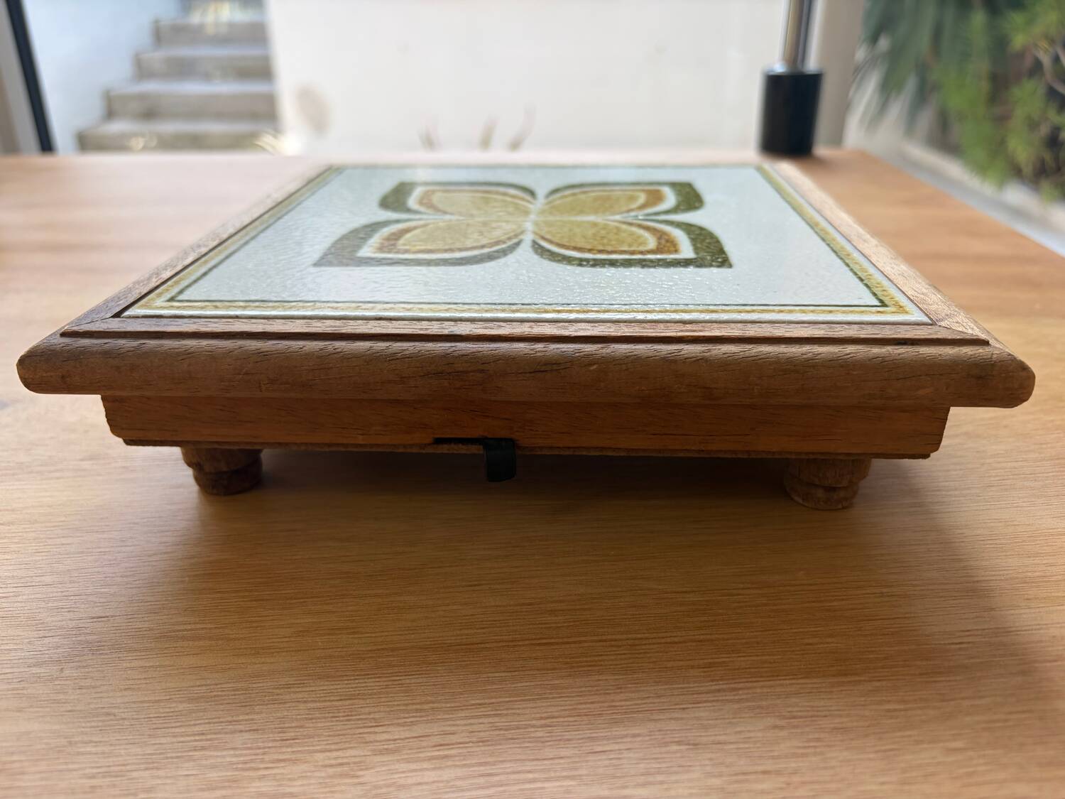 Vintage music trivet