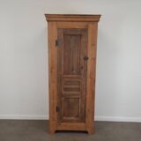 Armoire parisienne en sapin