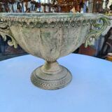 Medici vase in patinated iron