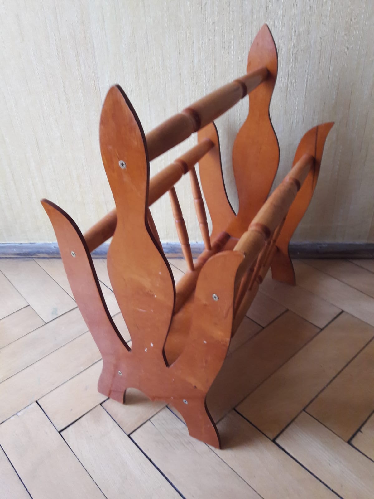 Porte revue en bois vintage