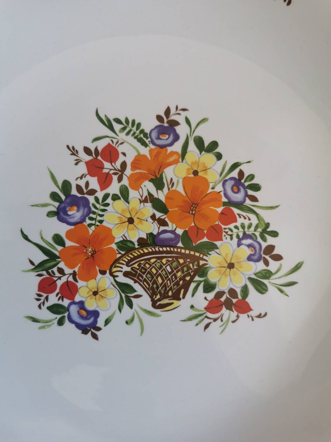 Plat creux Digoin, corbeille de fleurs