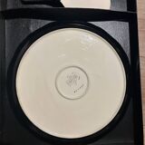 Dish with pie server