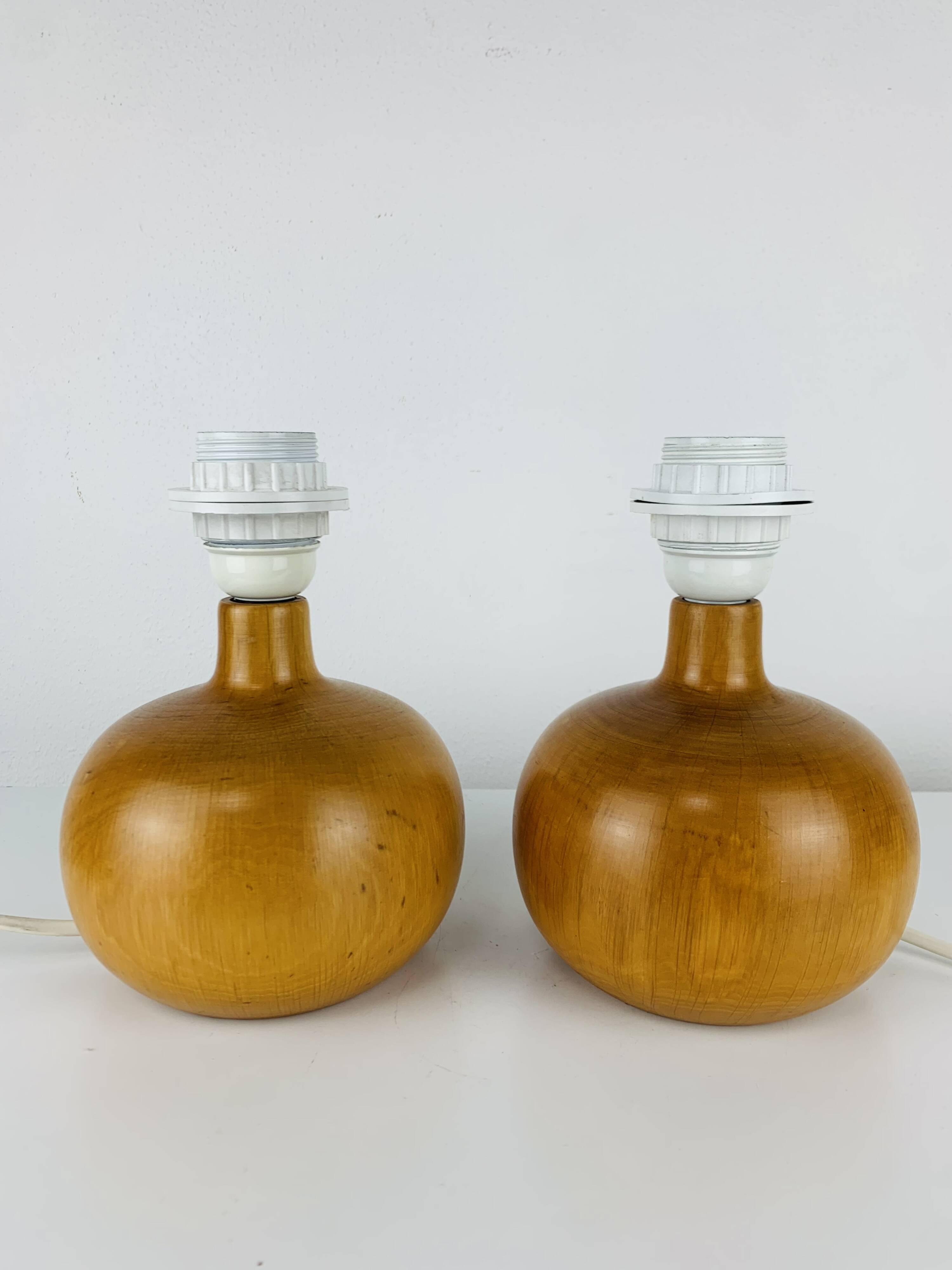 Paire de lampes boule en bois de style scandinave, années 60