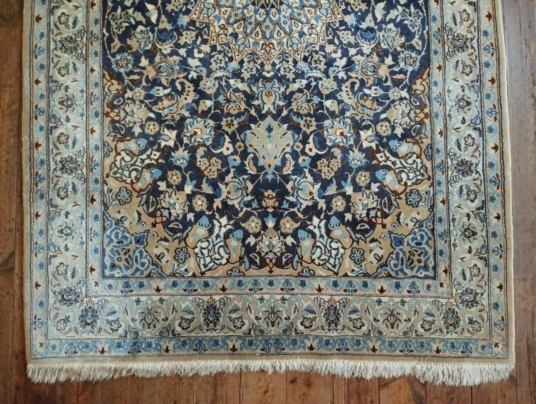 handmade Naïn Persian carpet 192x125cm