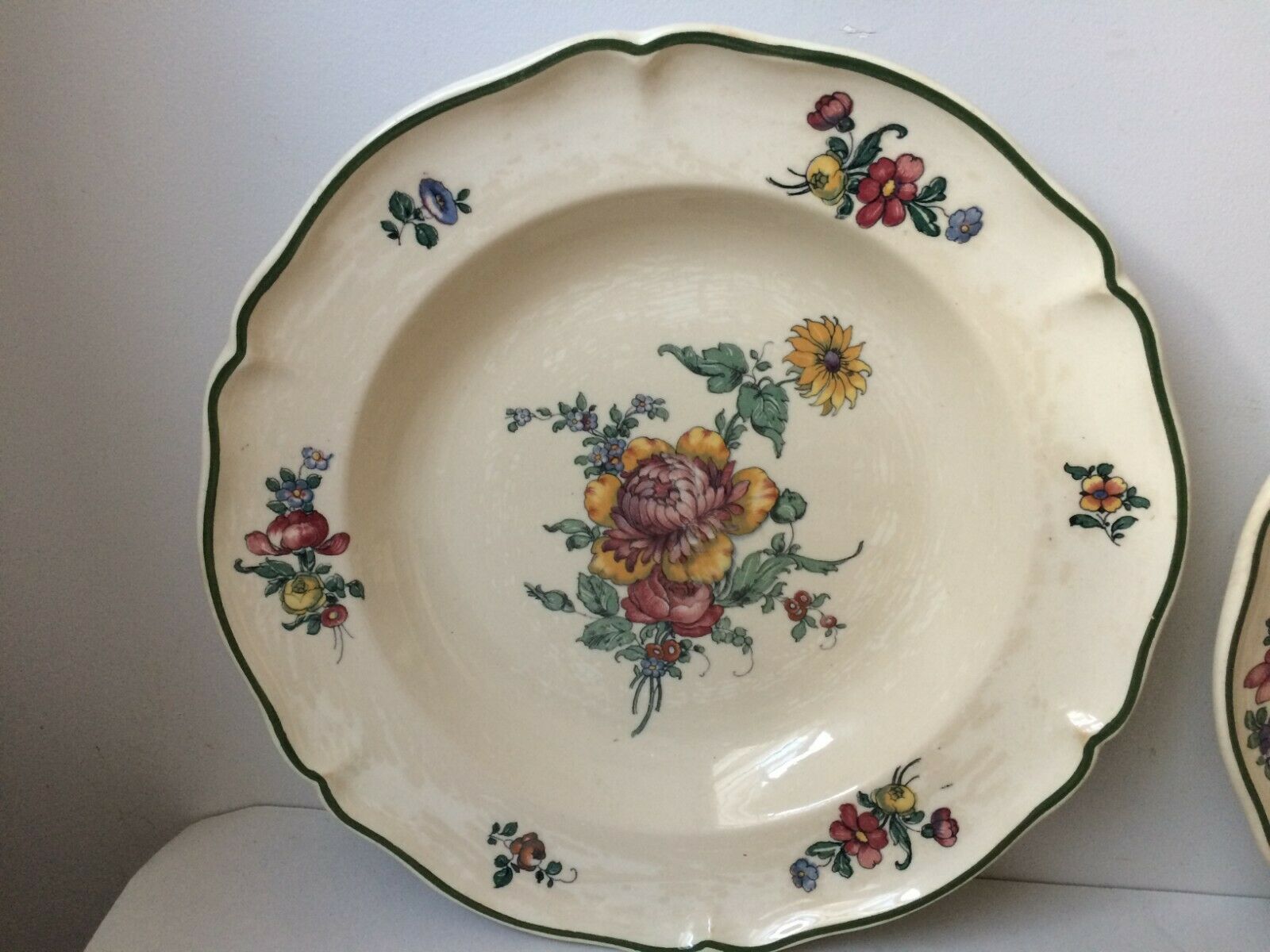 Lot de 7 assiettes demi-creuses Villeroy et Boch Mettlach 1562