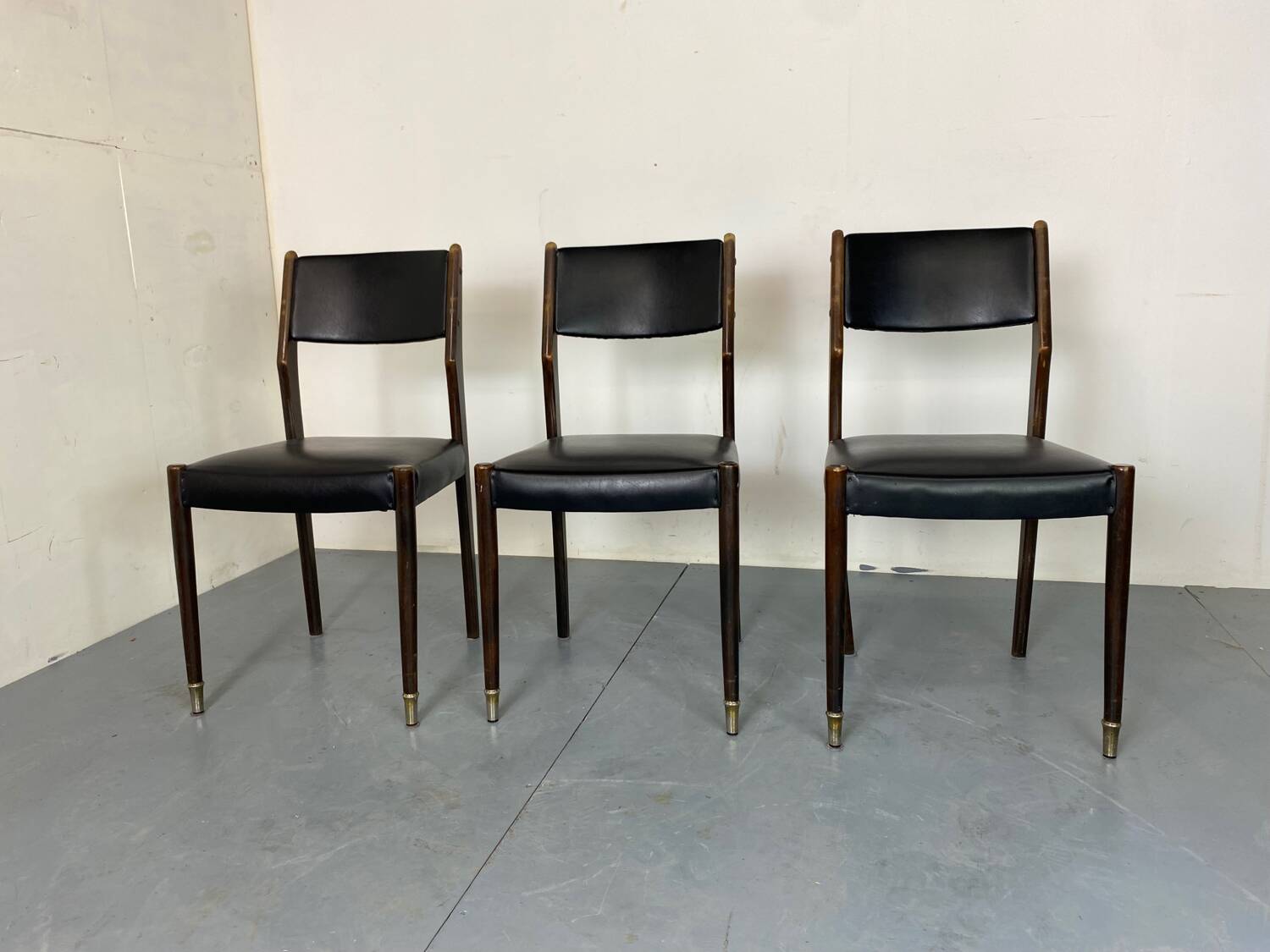 Chaises Modernistes Mid-Century, 1960s, Set de 3