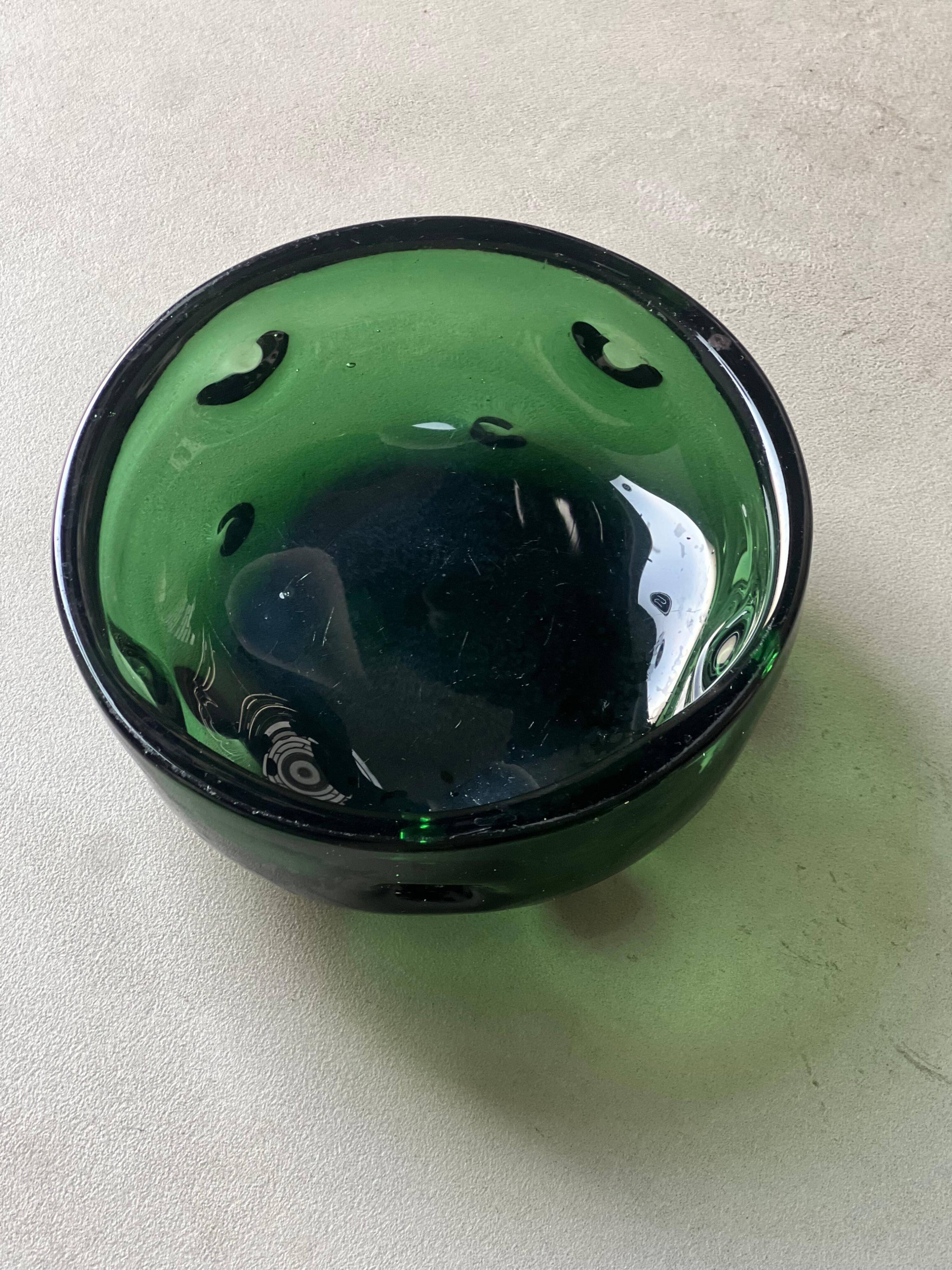 Bol vintage en verre de Murano, vert émeraude, Vetrerie Empoli fabriqué en Italie