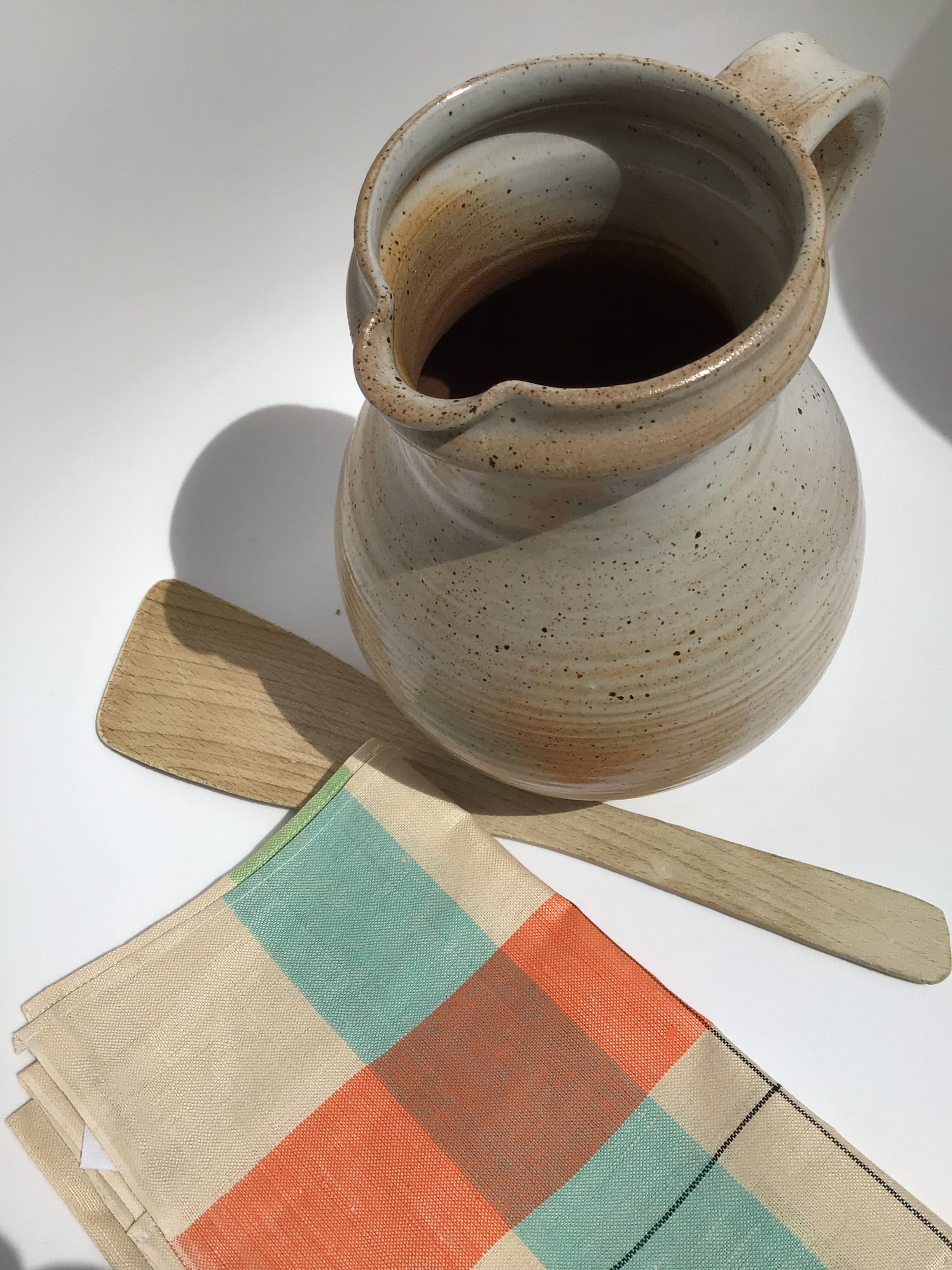 Artisanal pitcher Marais sandstone 1,75l