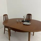 Vintage extendable table by Jentique