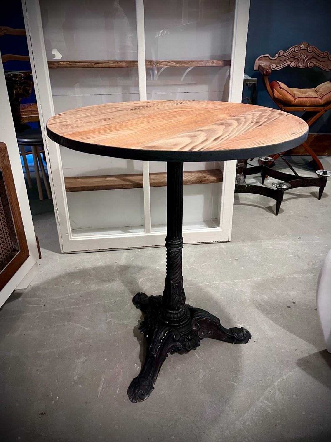 Ancienne petite table de bistro