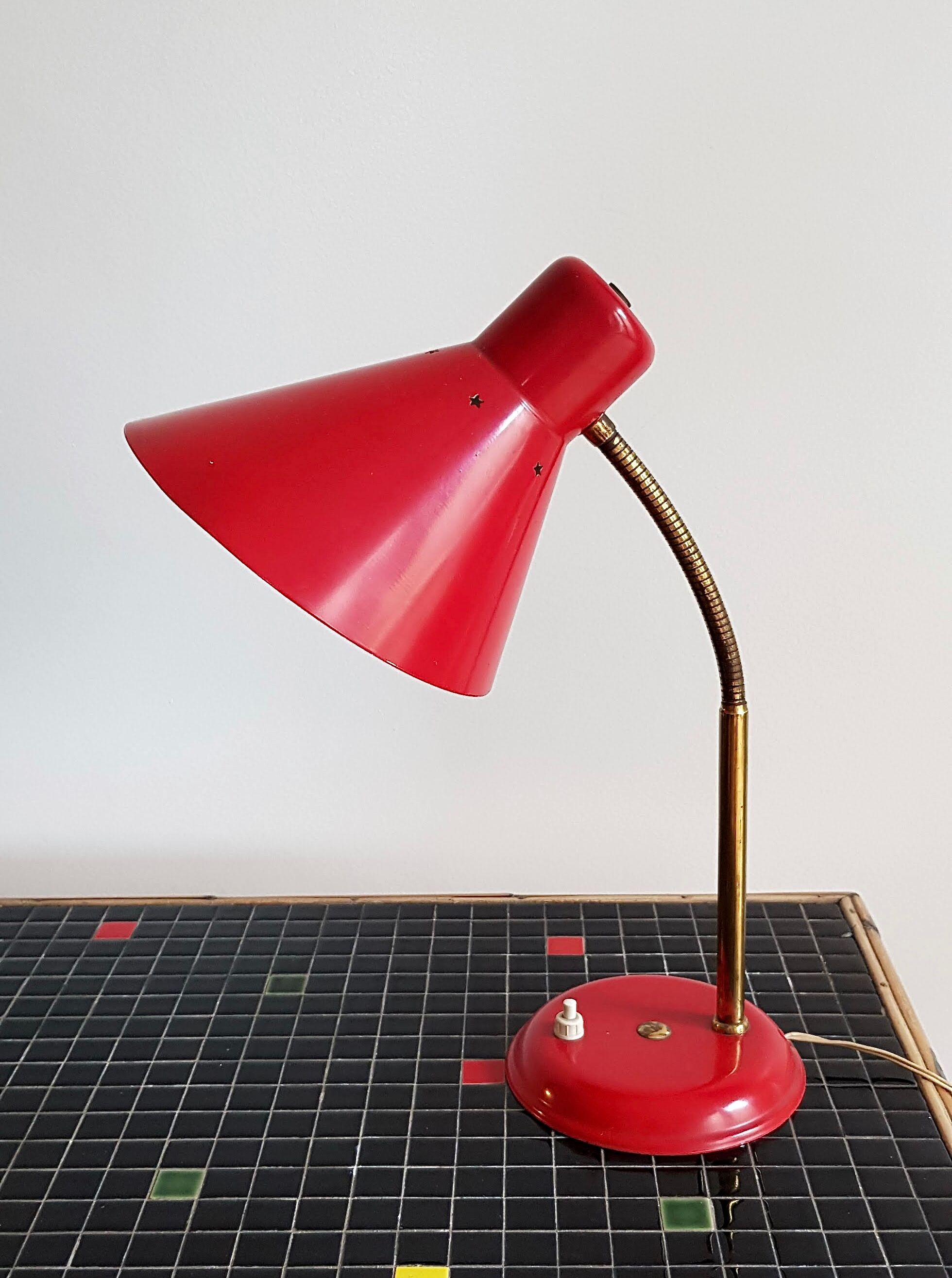 Lamp cocotte red gooseneck brass perforated stars