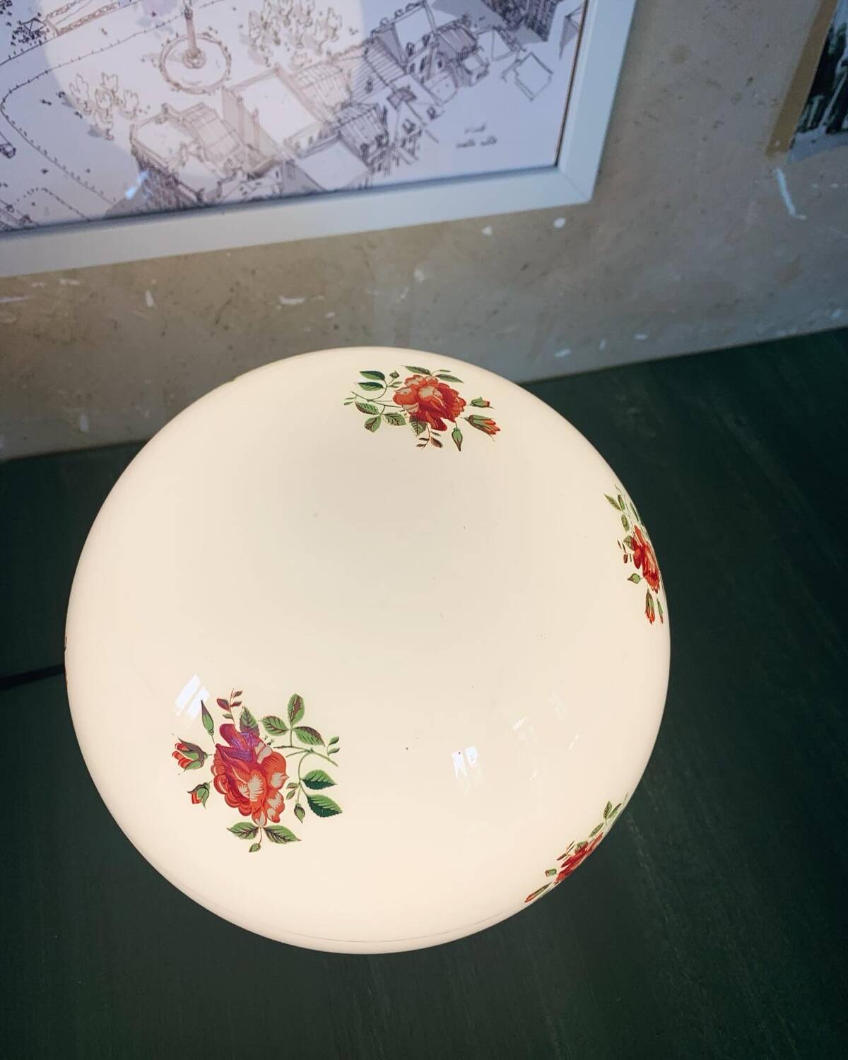 Lampe en opaline fleurie