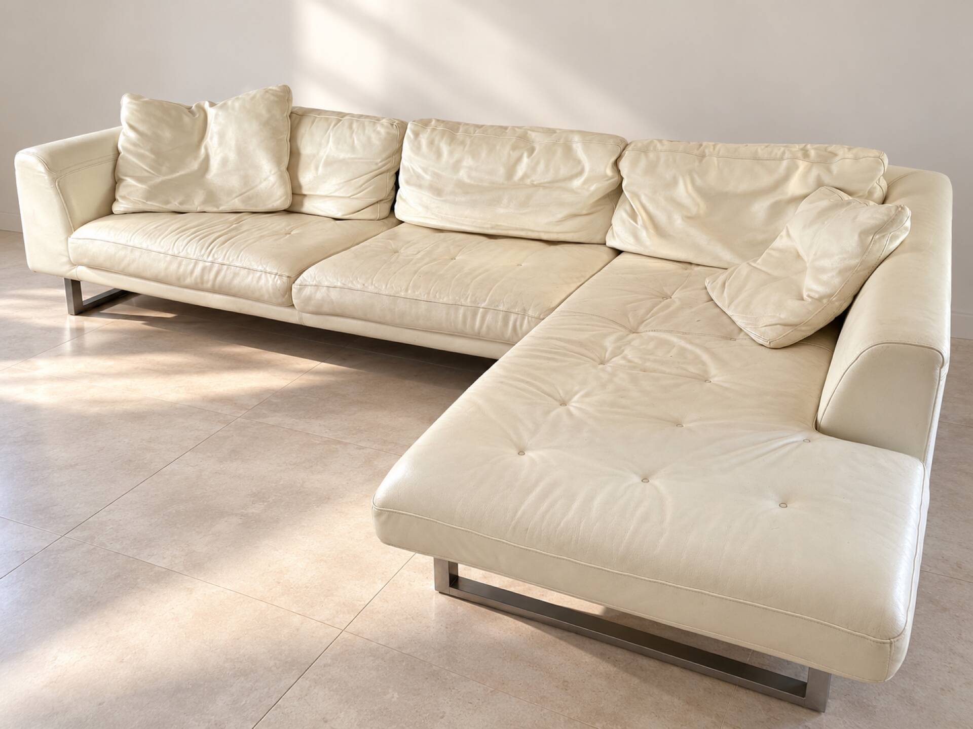 Corner sofa with chaise longue for 4 people