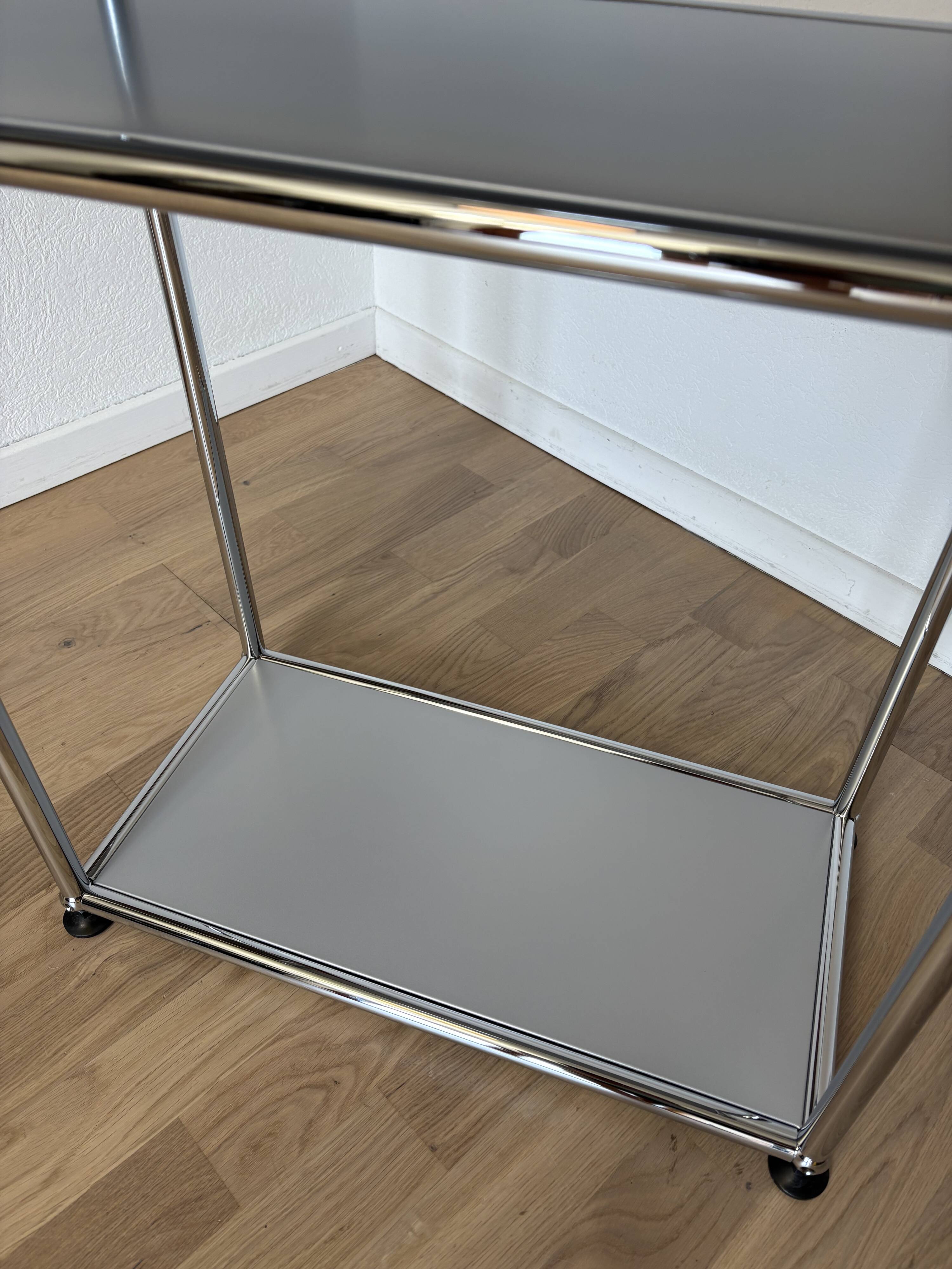 Table d’appoint USM Haller en Argent Mat