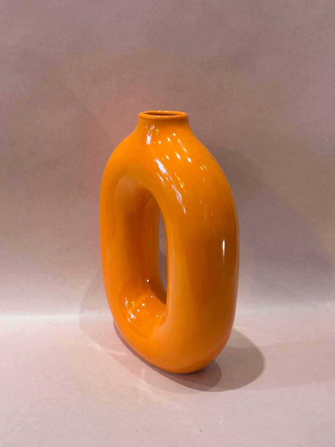 Vase circulaire orange