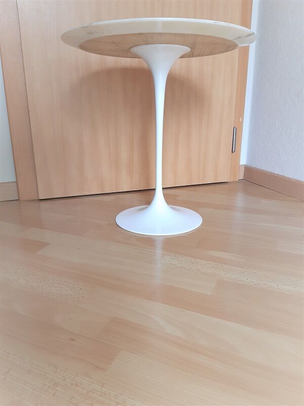 Tulip coffee table by Eero Saarinen for Knoll