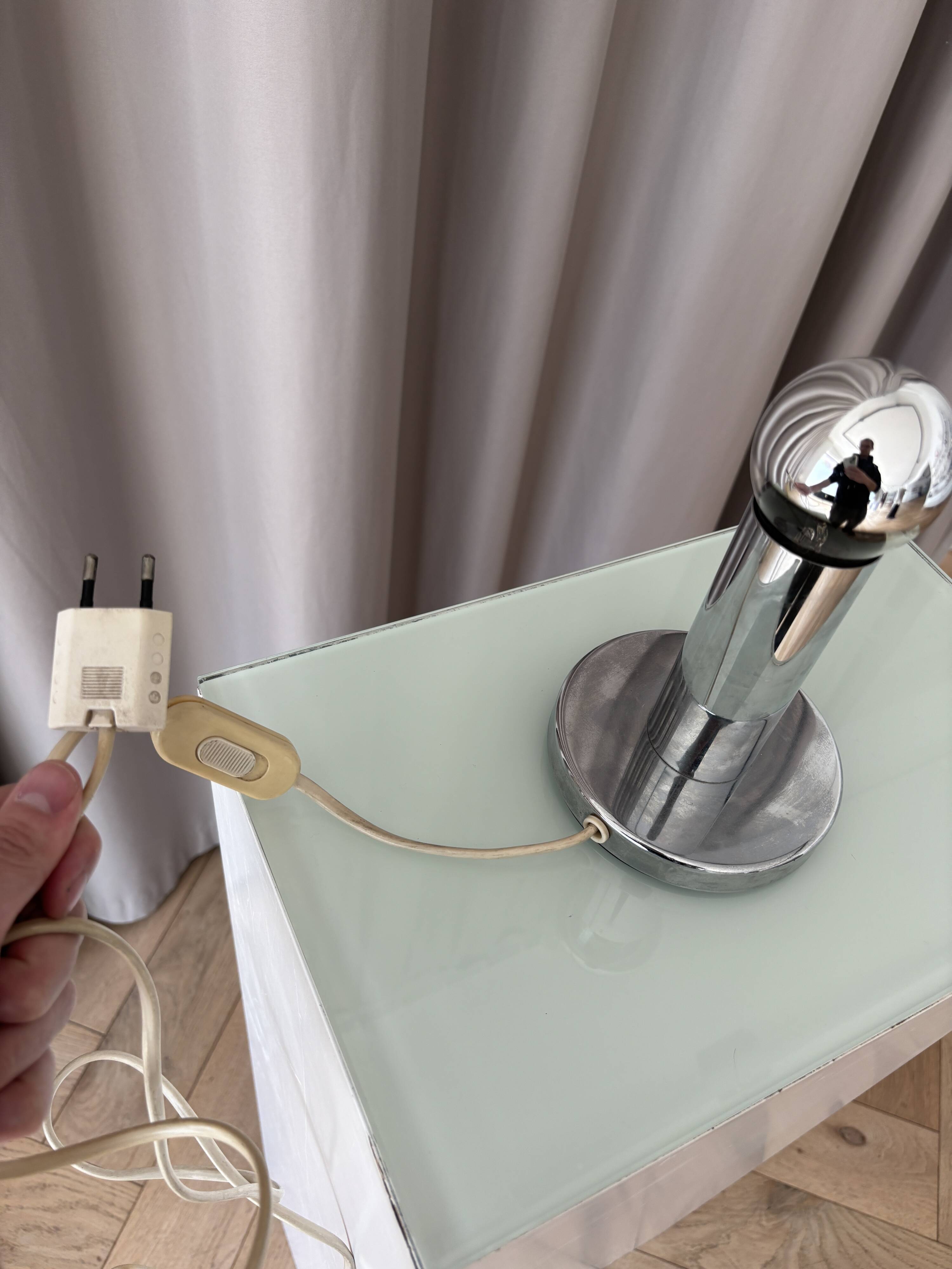 Vintage modernist lamp in chrome – minimalist design