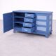 Buffet bas en bois peint bleu avec portes et tiroirs