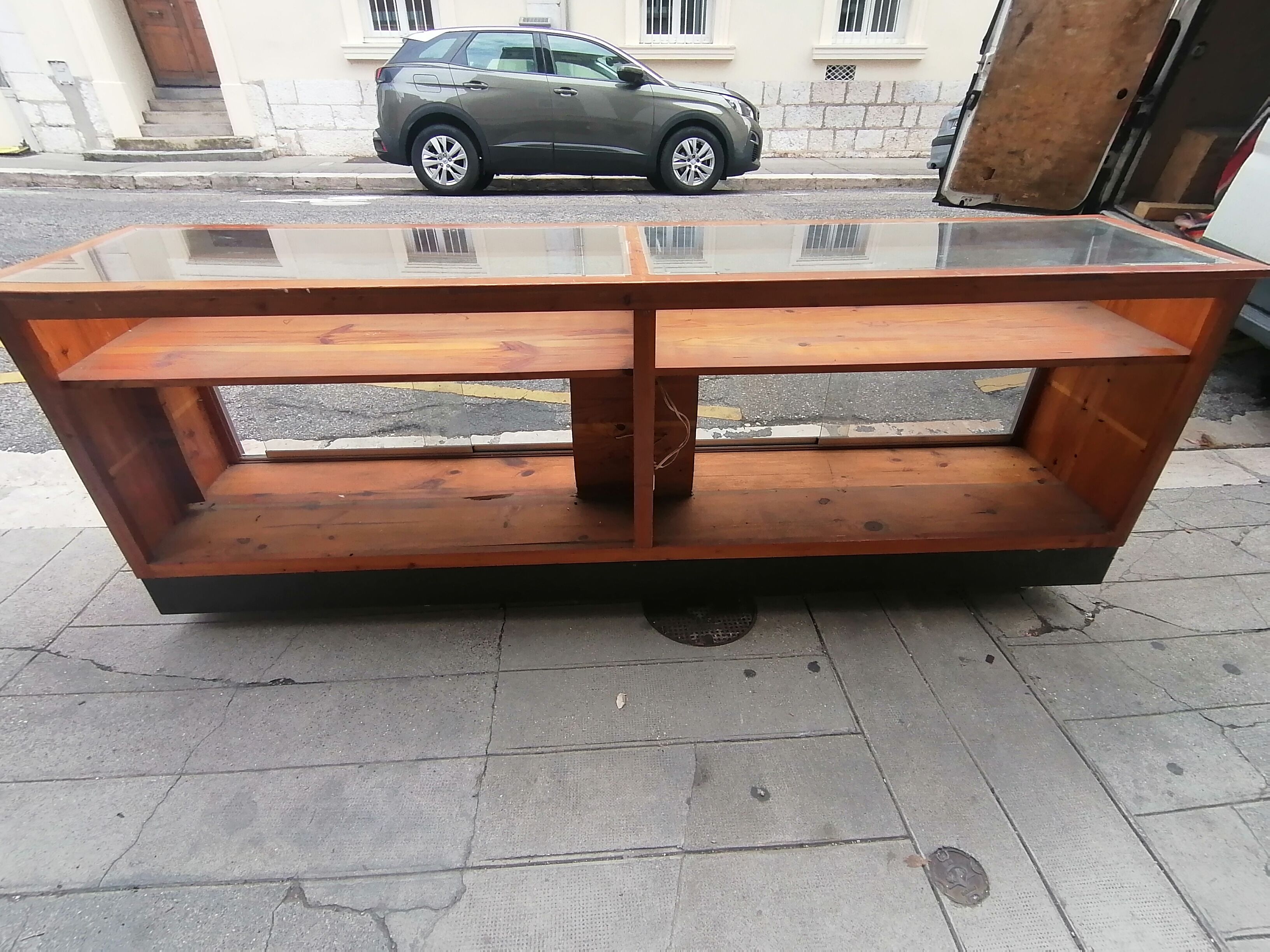 Glazed store bank from the 70s.