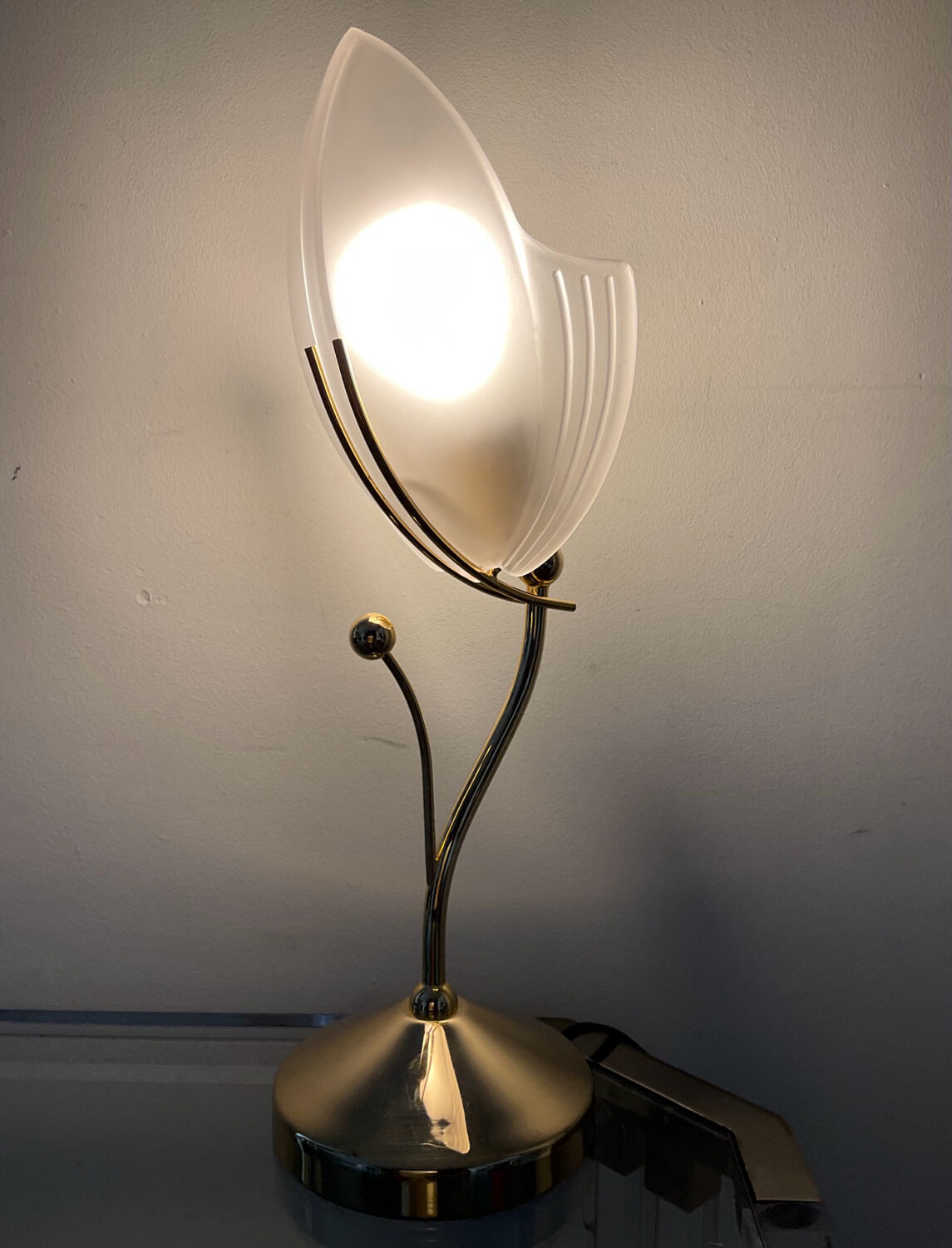 Vintage lamp in brass and frosted glass 70s-80s
