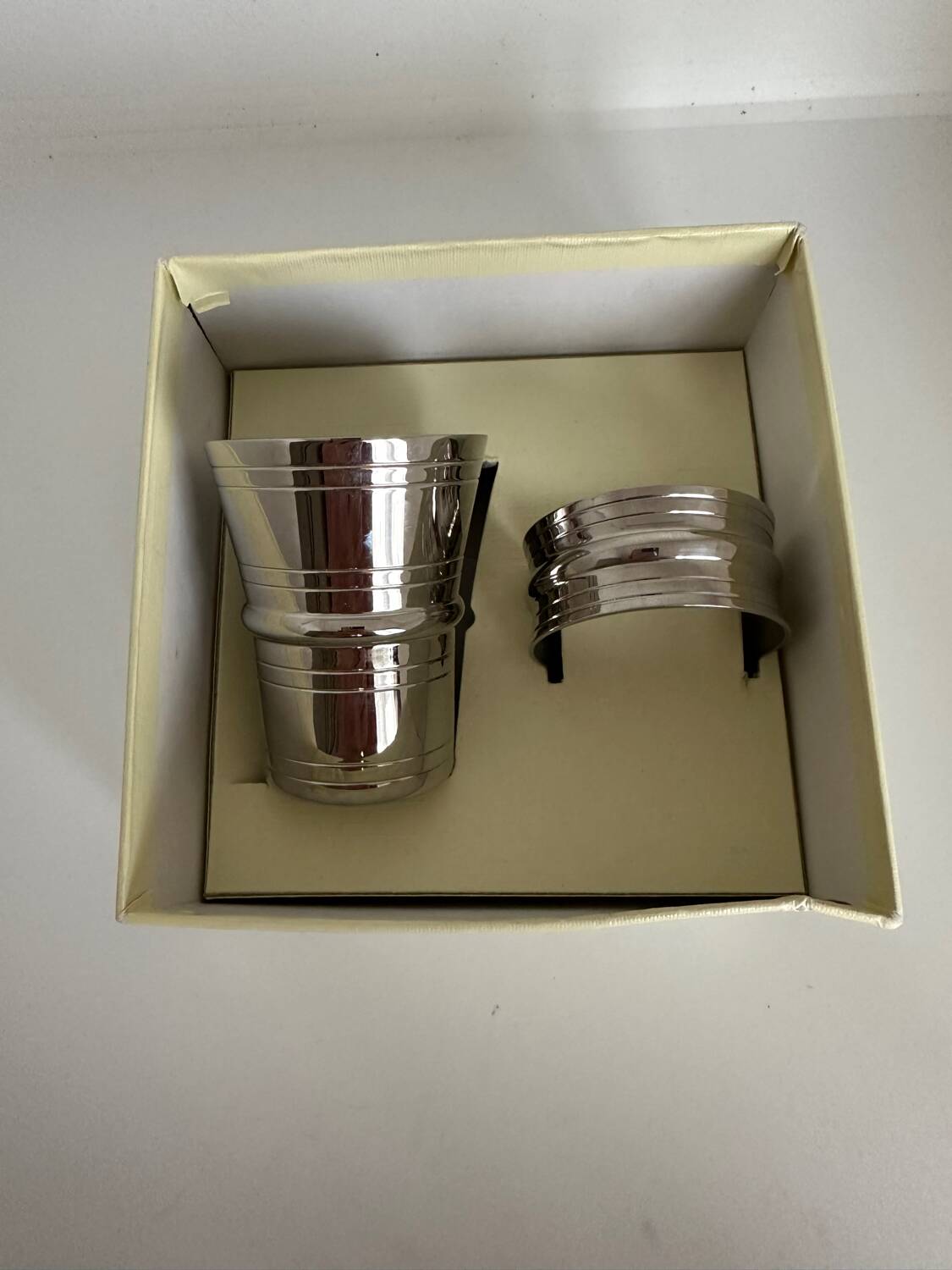 Birth cup & napkin ring box