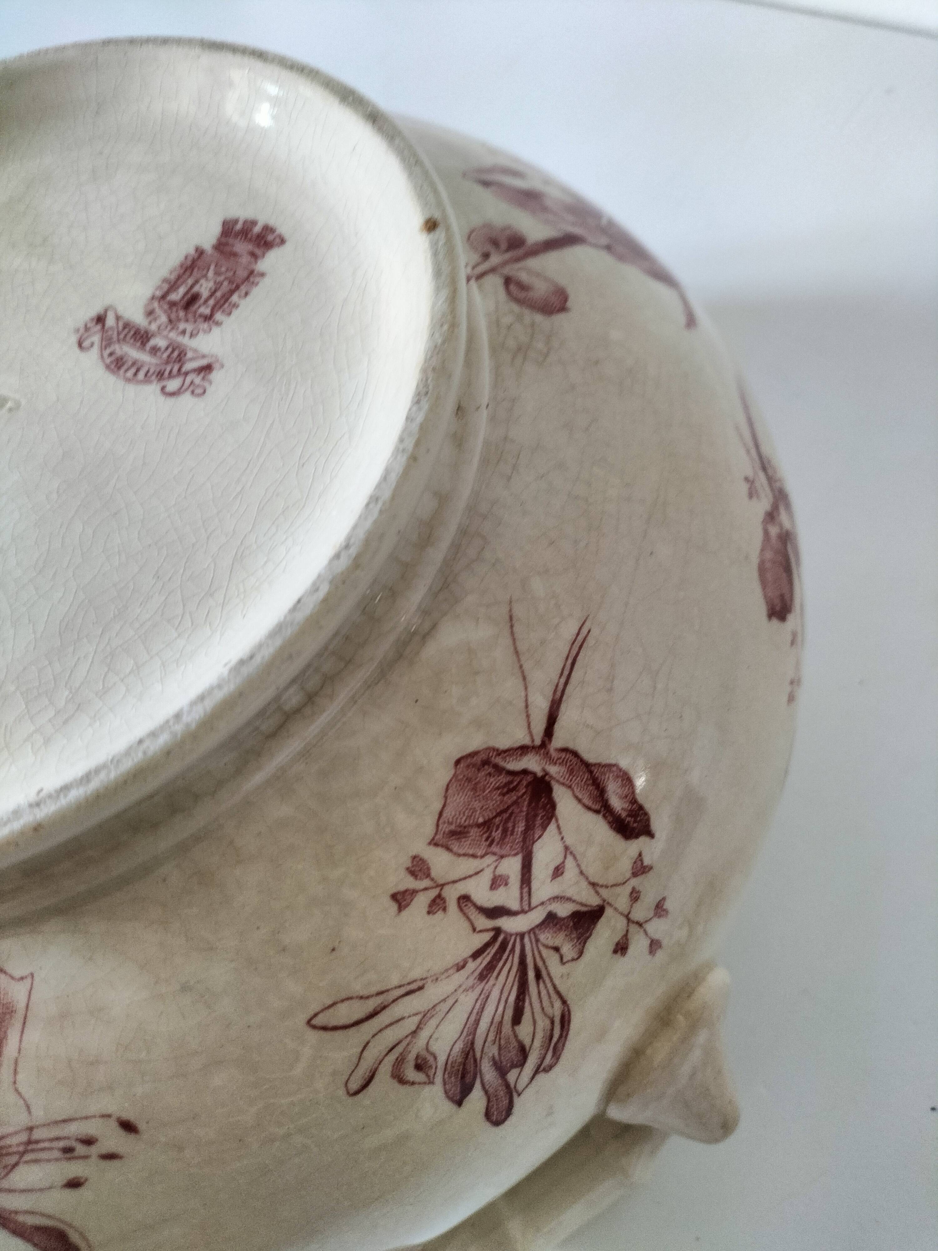 Large vegetable dish Gien model Honeysuckle Earth of Iron – 1886-1938