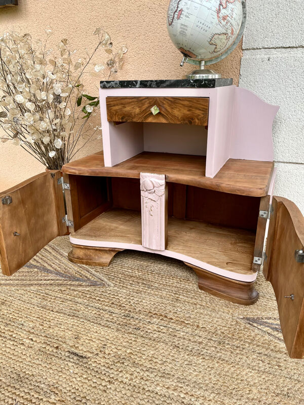 Chevet style Art Déco en bois peint en rose poudré