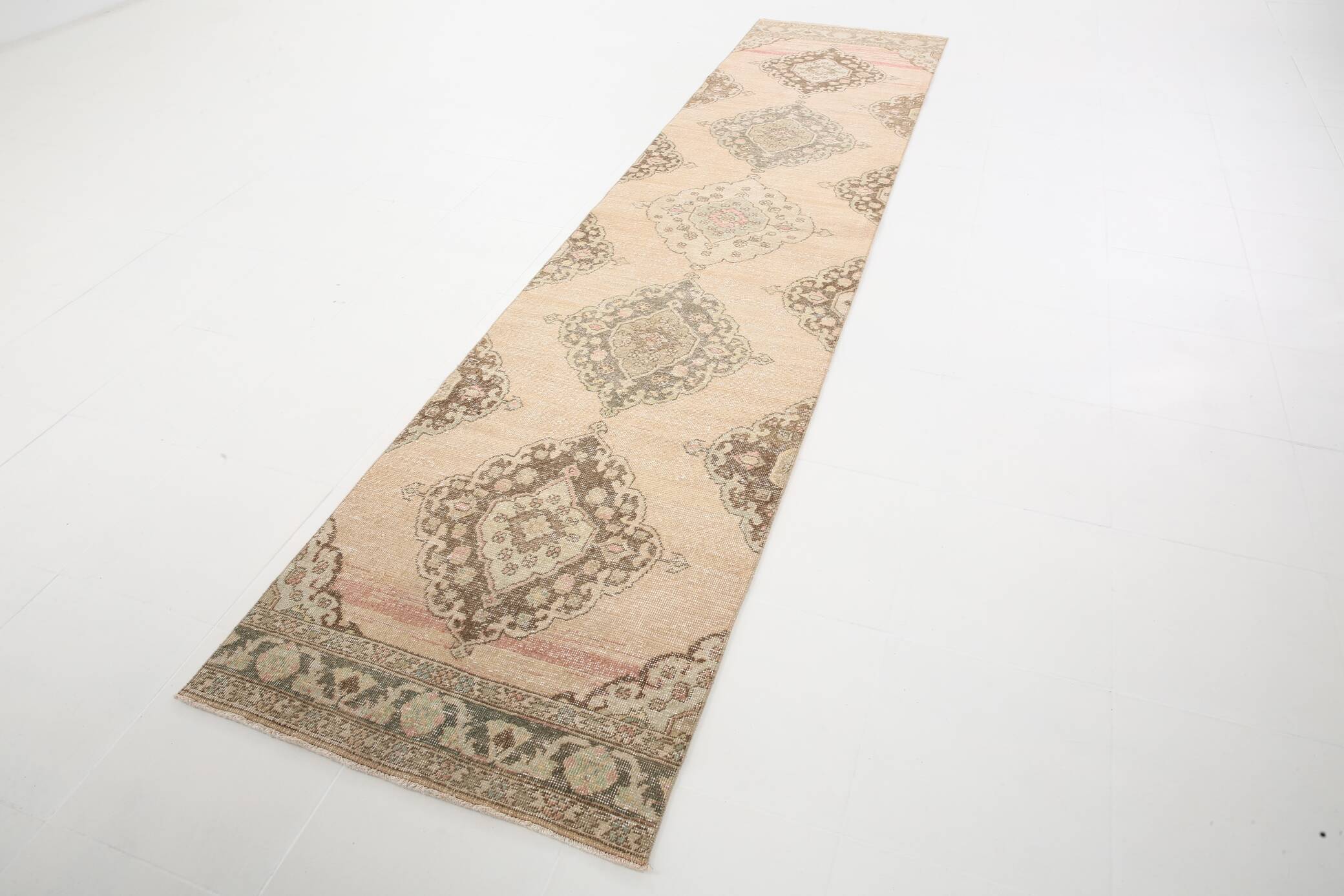 3x13 Classic & Oriental Wool Persian Runner Rug, 90x395Cm