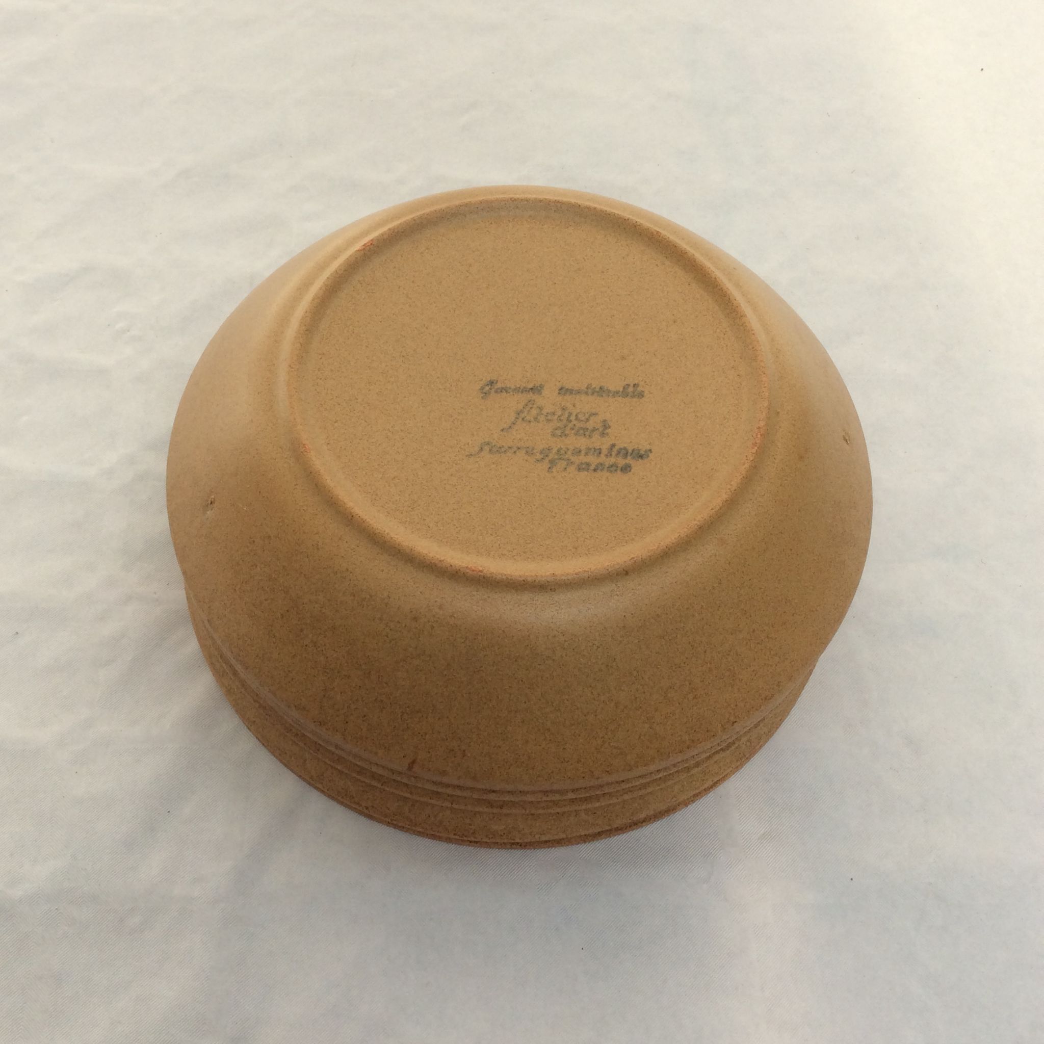 Set of six hollow plates in sarreguemines sandstone Atelier d'art dimension: diameter -21cm -pr-4cm-