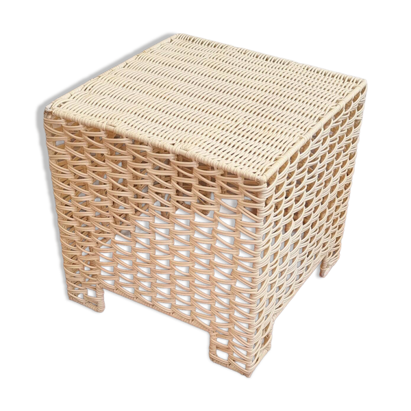Table basse vintage cube en plastique tressé beige