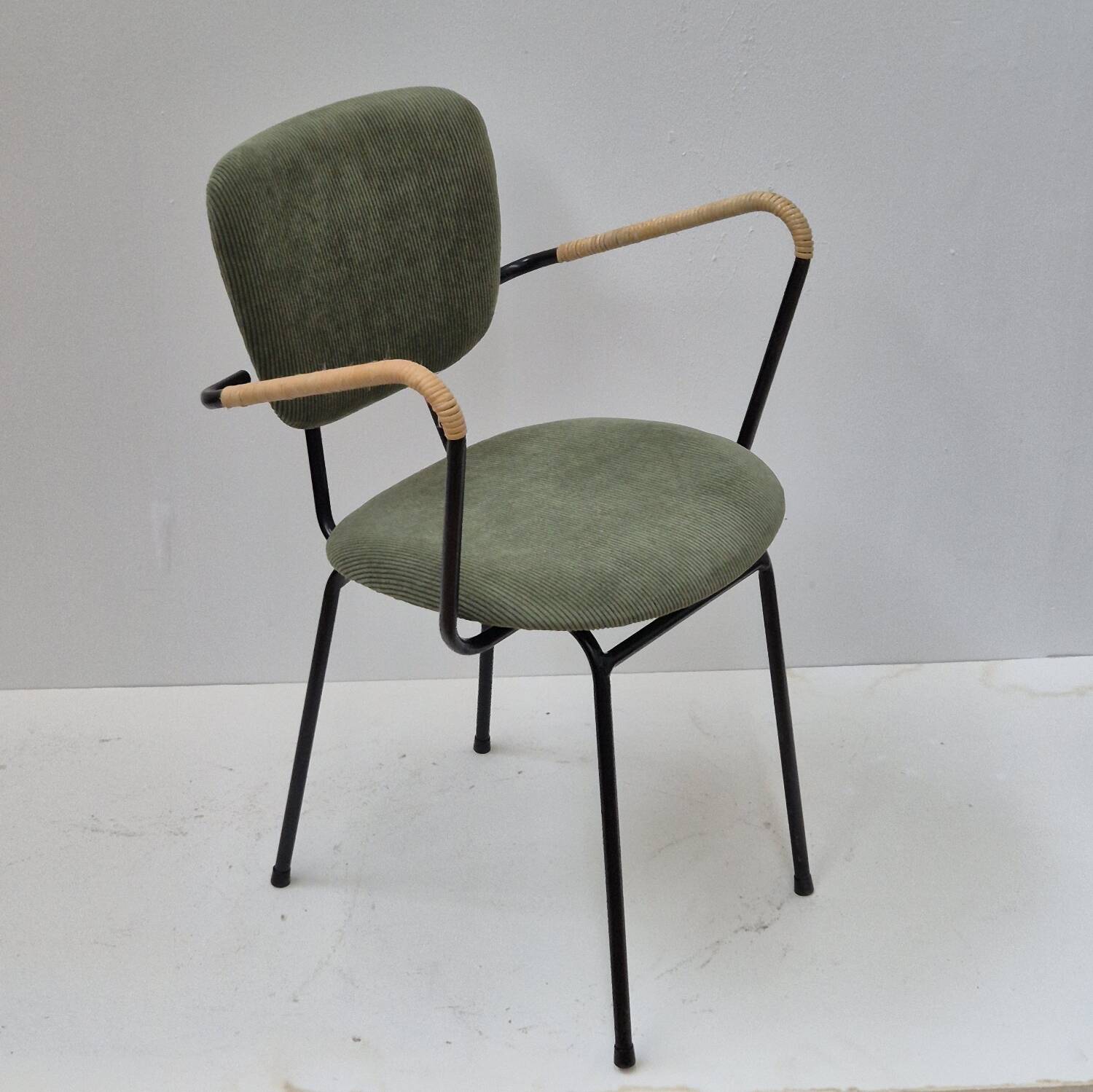 Dlg hitier chair