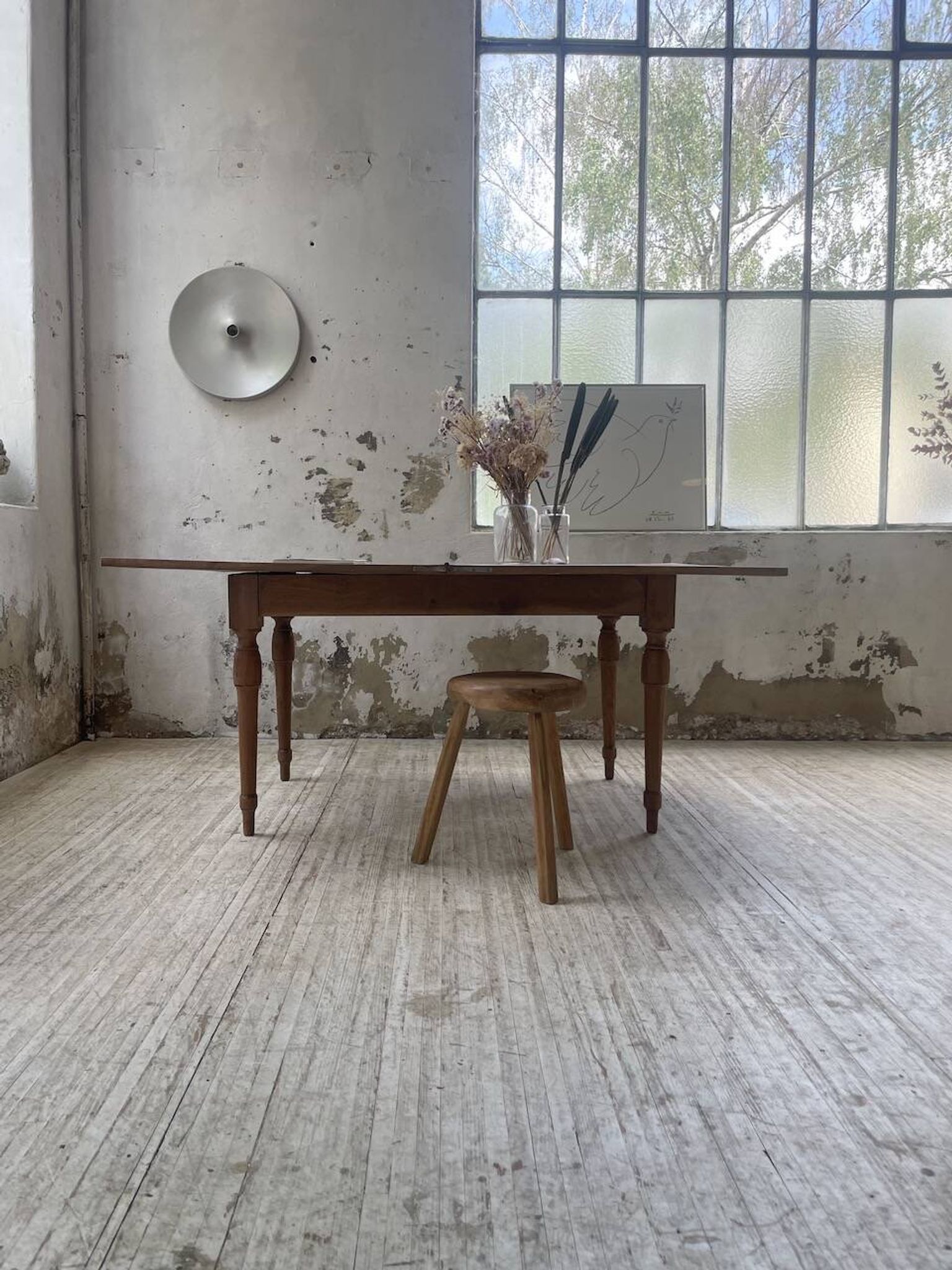 Table de ferme noyer plateau pivotable à allonges