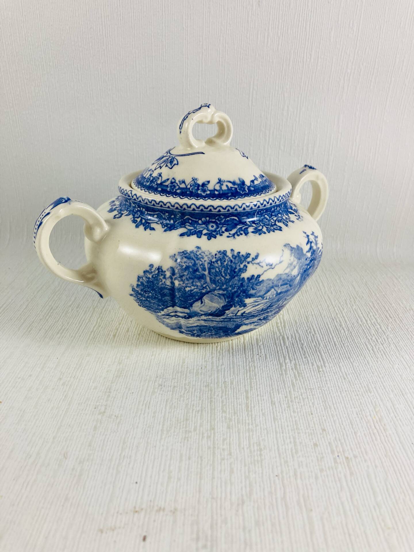Sugar bowl with lid Villeroy and Boch Mettlach Burgenland blue