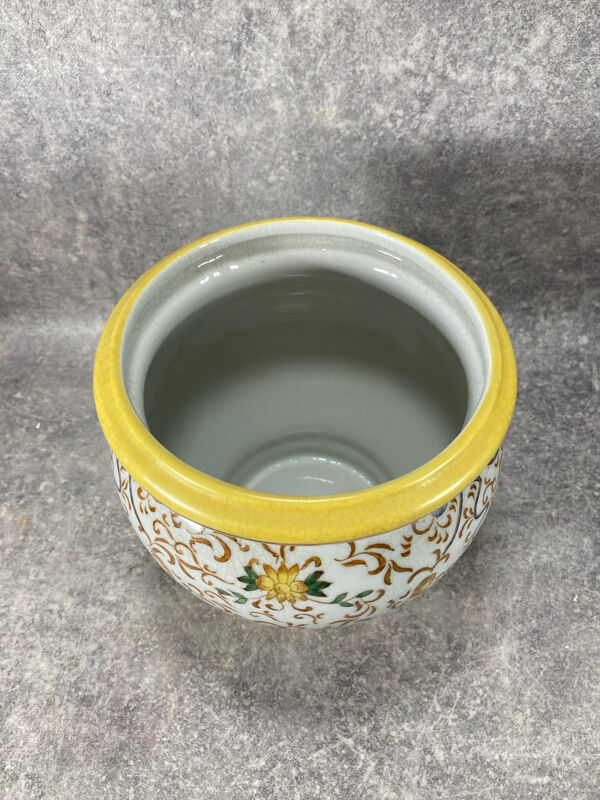 Pot / Cache-pot. Céramique Renaissance Italienne Majolique. Asiatides