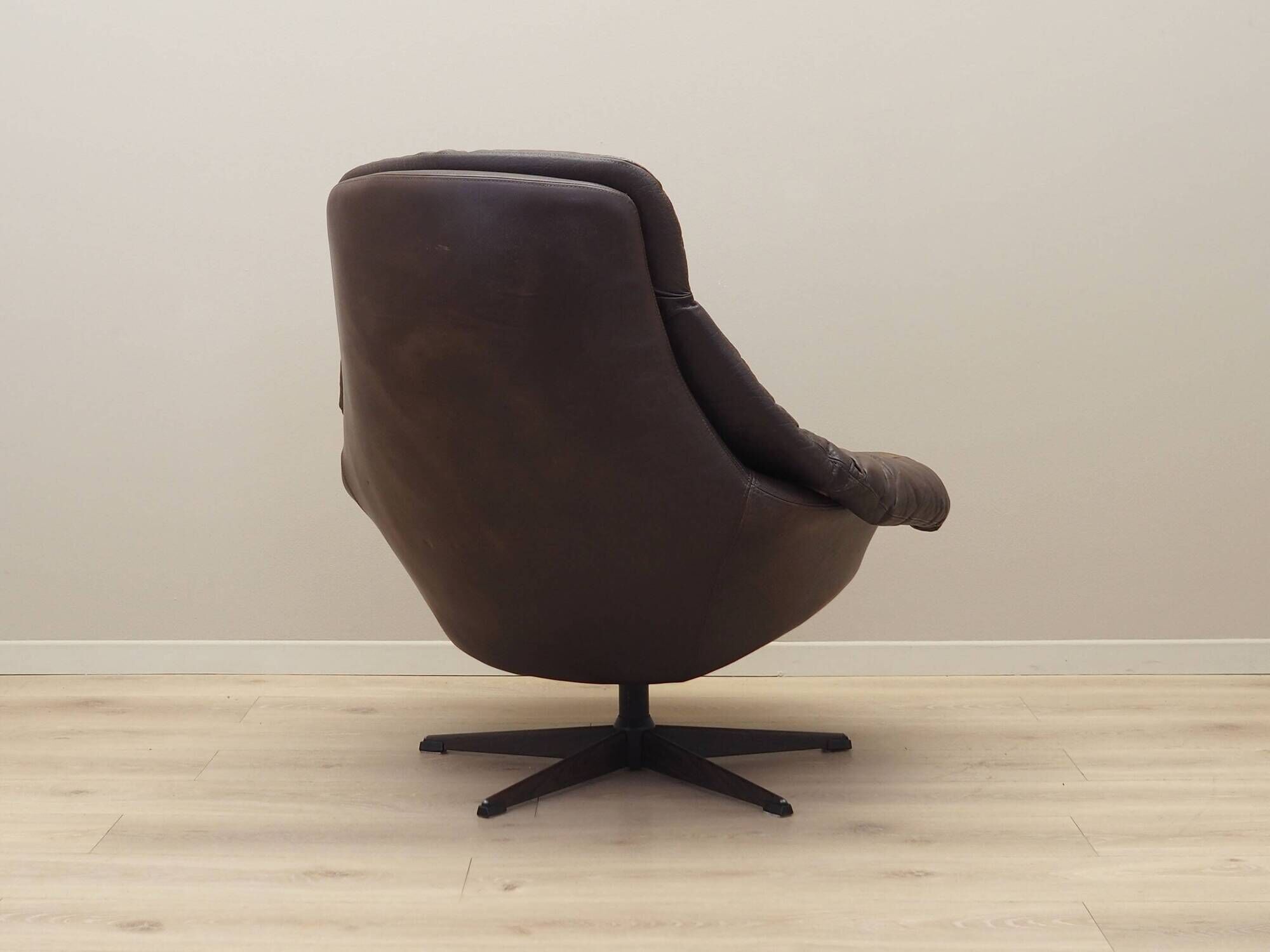 Leather swivel armchair, Danish design, 1960s, designer: H.W. Klein, manufacture: Bramin