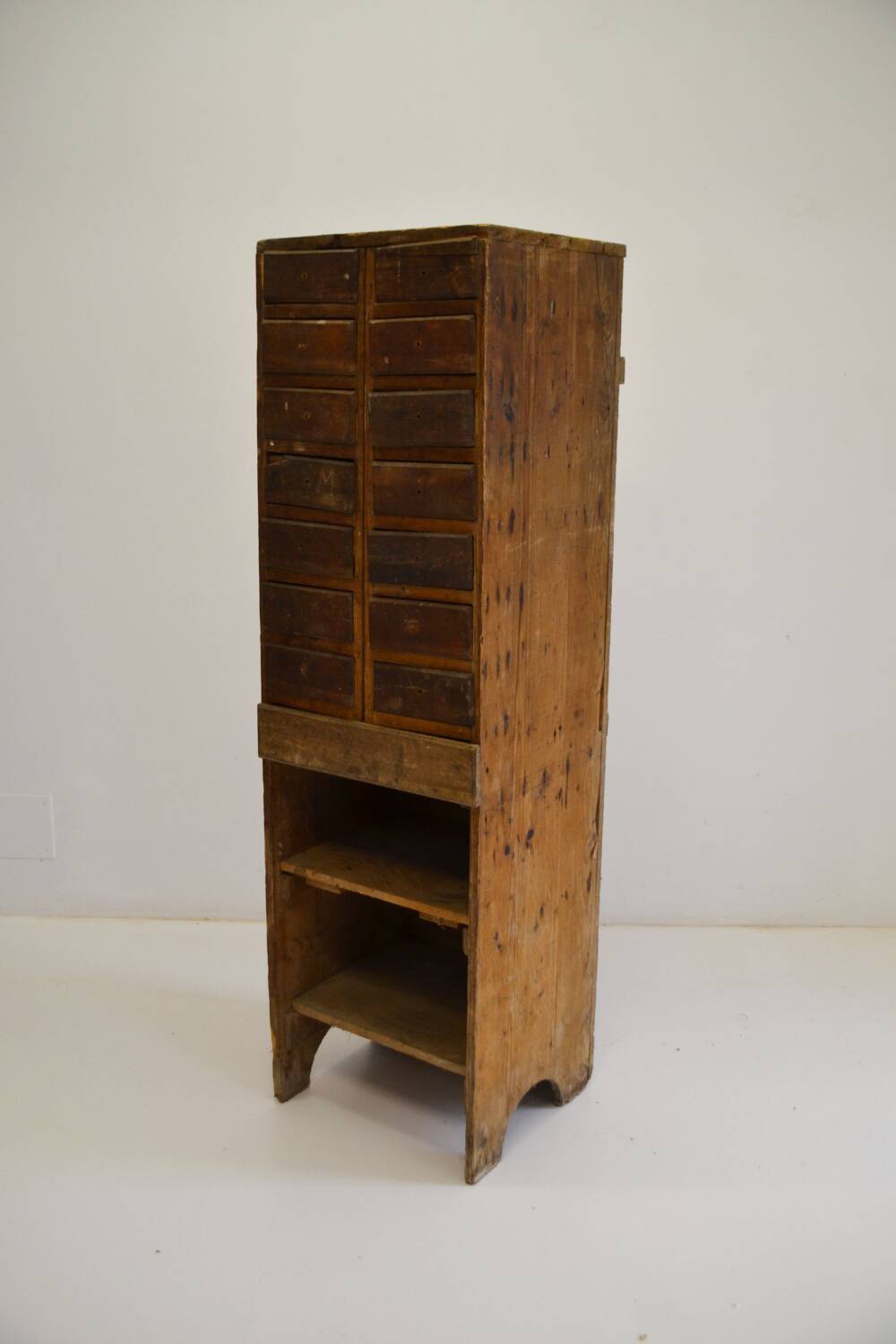 Workshop or craft furniture with drawers