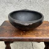 Ancient bowl, Colombian ceramic pottery La Chamba.