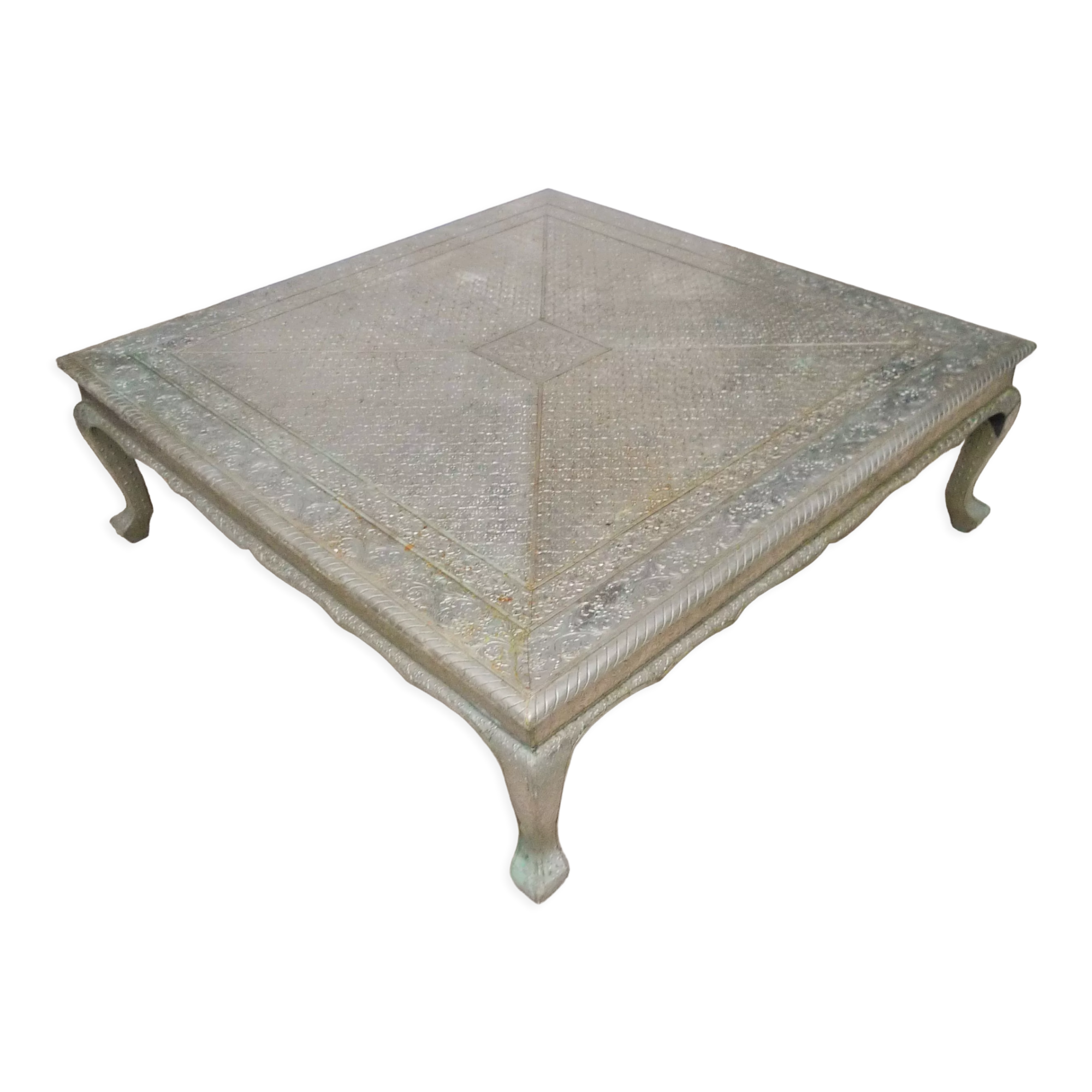 Coffee table India metal pushed back