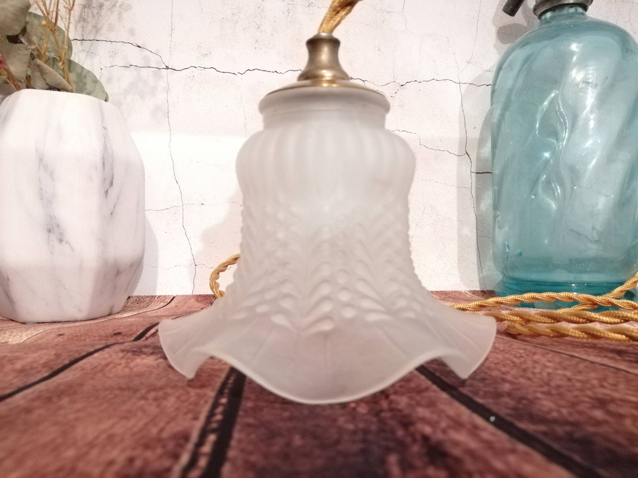 Glass tulip lamp with 2.10m gold wire