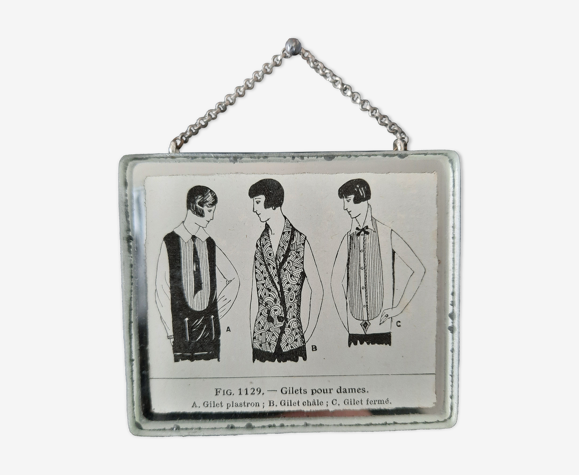 Illustration ancienne Art Déco 1930 "Gilets pour dames" inséré sous miroir. Cabinet de curiosité.