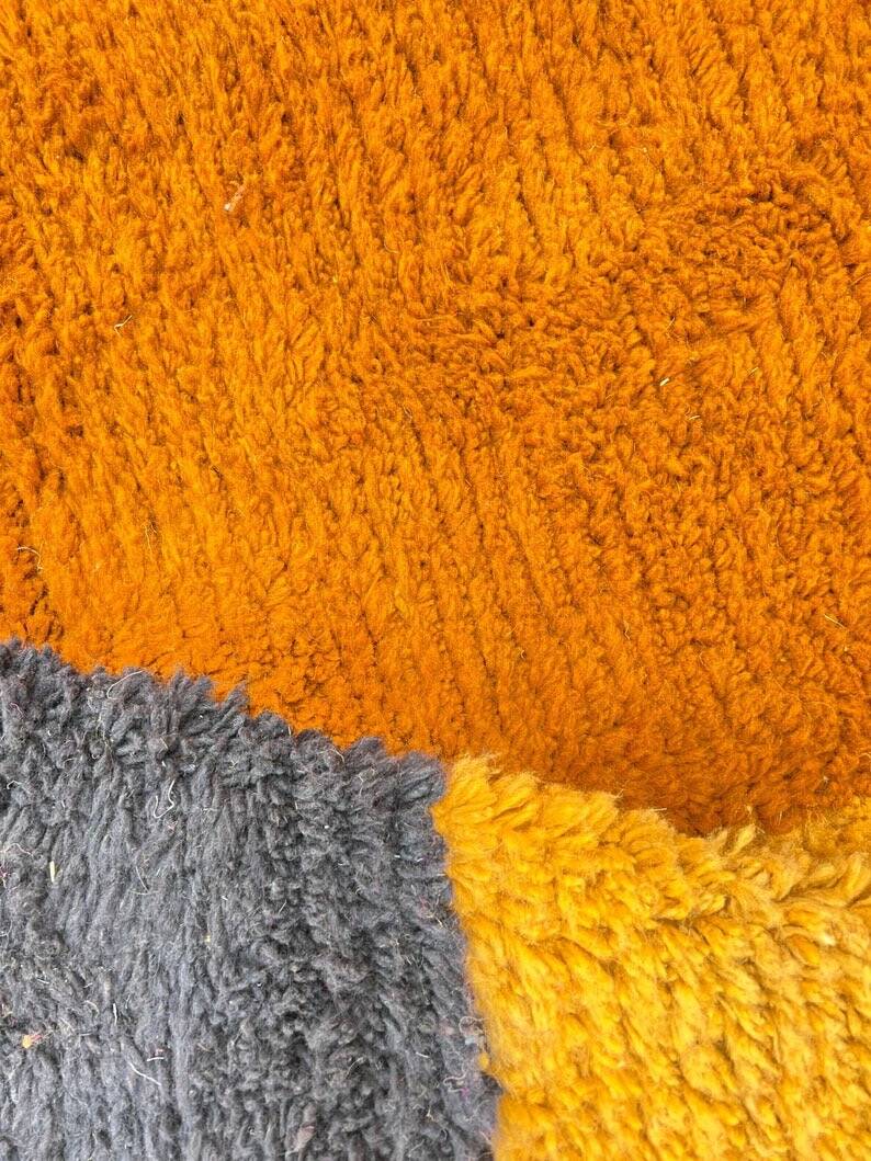 Berber rug made of natural wool, traditionally handwoven, 2/3 m.