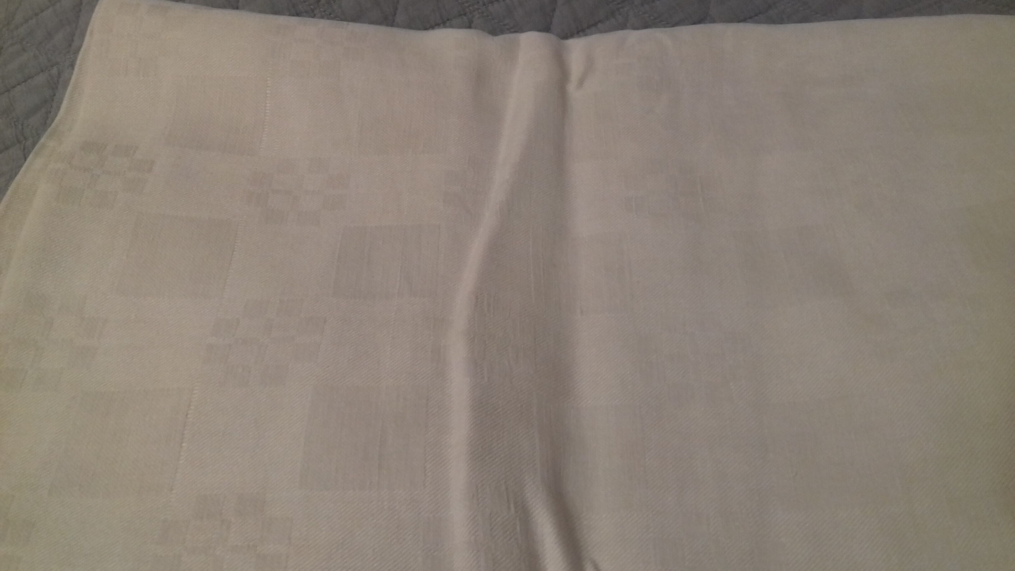 tablecloth and 6 damask cotton towels. CC monogram